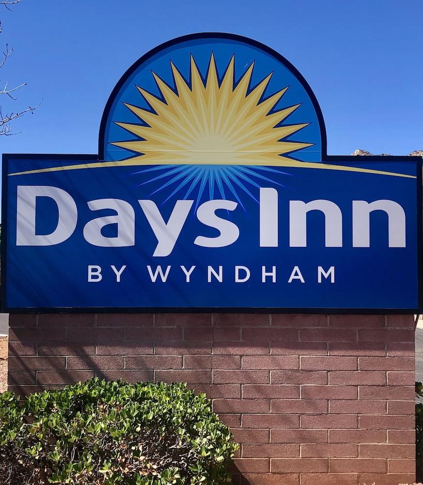 Days Inn & Suites By Wyndham Page Lake Powell Екстер'єр фото