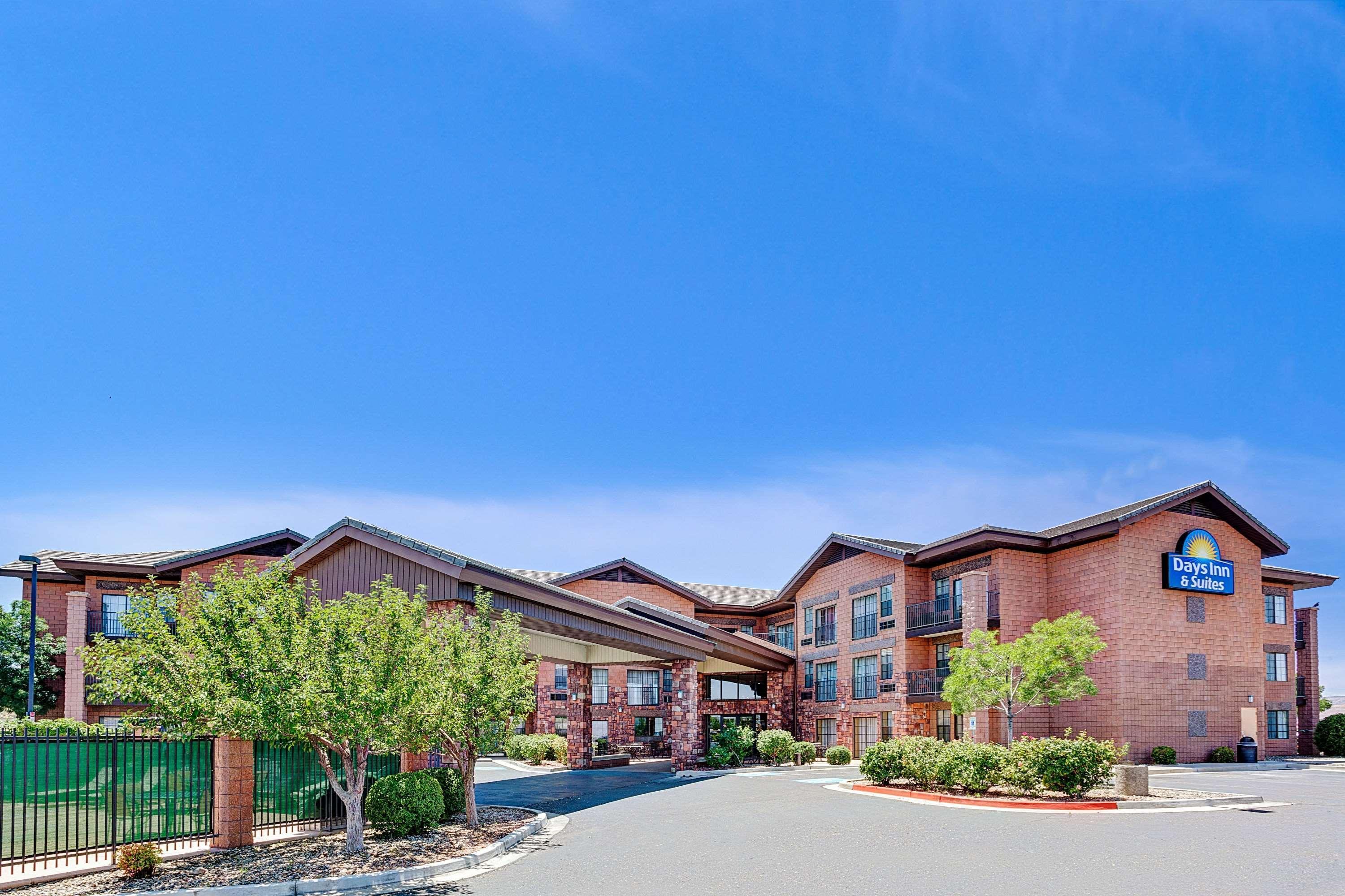 Days Inn & Suites By Wyndham Page Lake Powell Екстер'єр фото