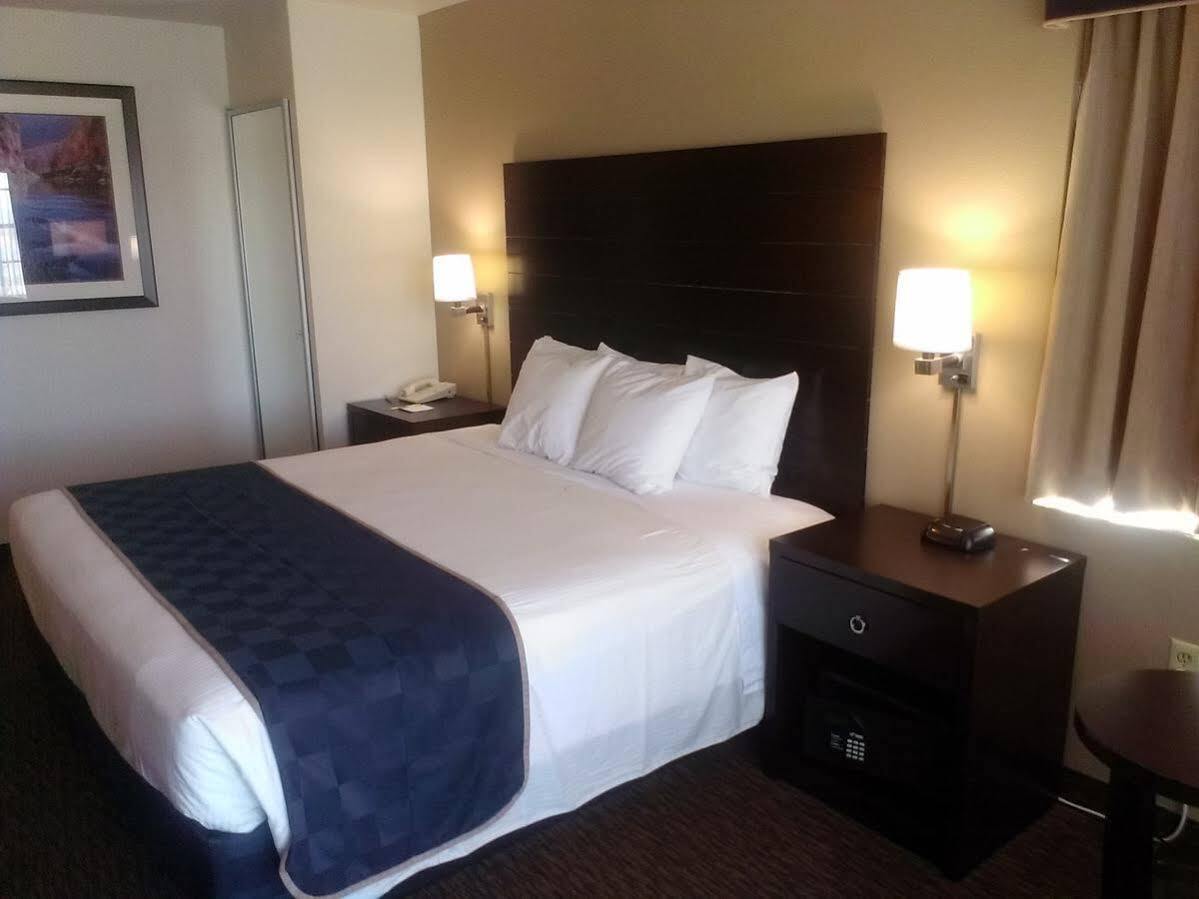 Days Inn & Suites By Wyndham Page Lake Powell Екстер'єр фото